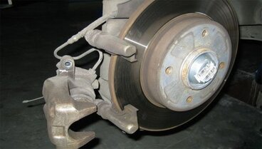 Equipment rust prevention methods and lubricating oil rust prevention